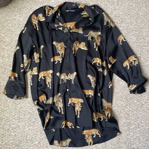 Over sized tiger blouse